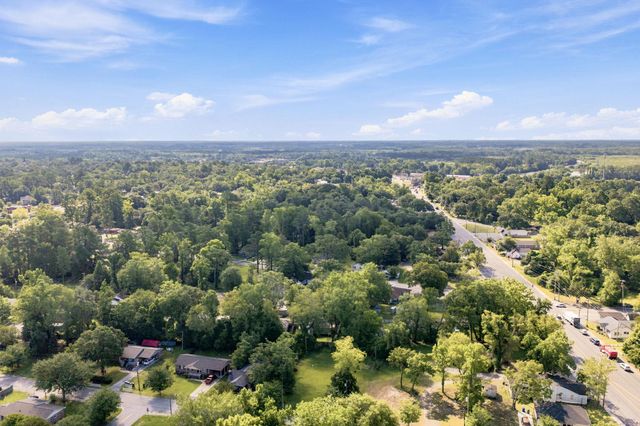 1744 John St., Conway, SC 29527