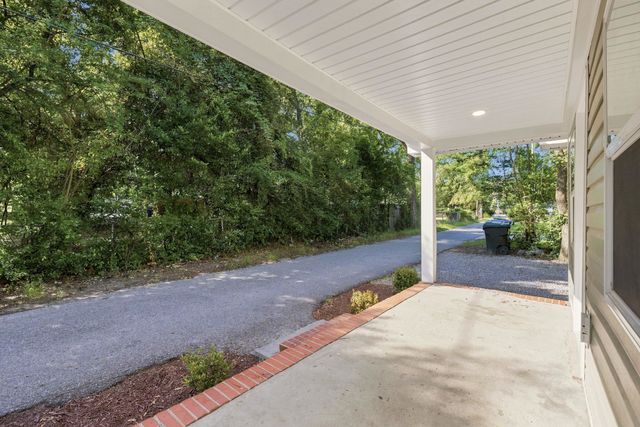 1744 John St., Conway, SC 29527