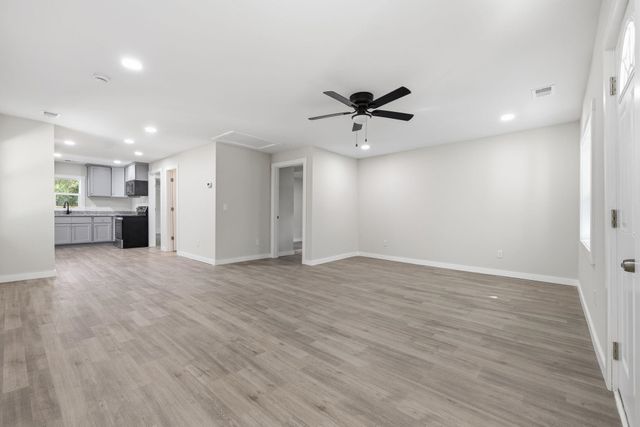 1744 John St., Conway, SC 29527