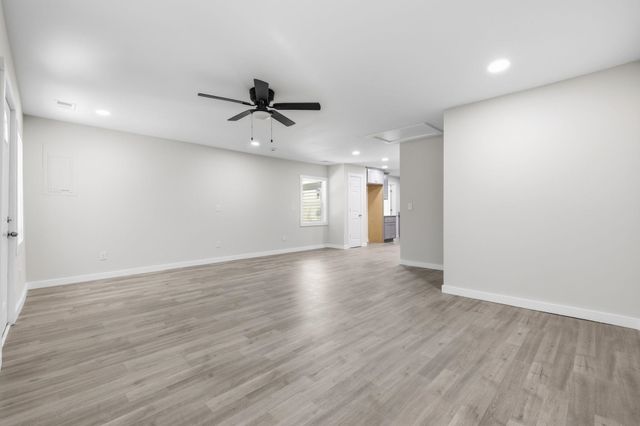 1744 John St., Conway, SC 29527