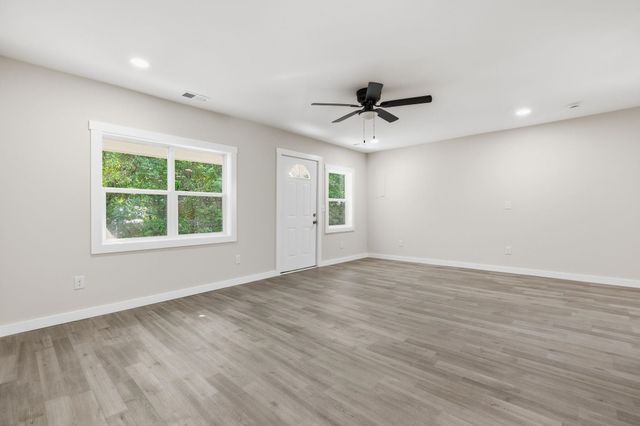 1744 John St., Conway, SC 29527
