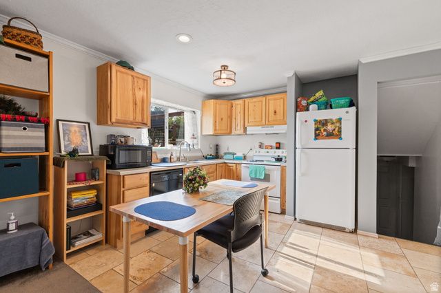 12152 S CINNAMON RIDGE RD, Sandy, UT 84094