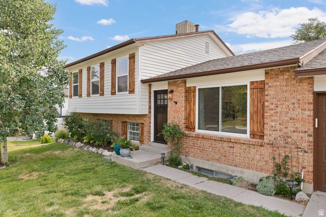 12152 S CINNAMON RIDGE RD, Sandy, UT 84094