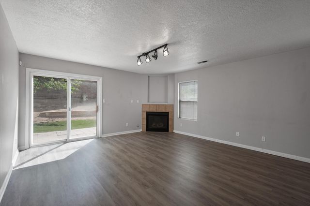 1742 Gallinas Road NE, Rio Rancho, NM 87144