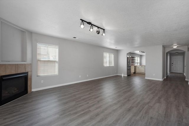 1742 Gallinas Road NE, Rio Rancho, NM 87144