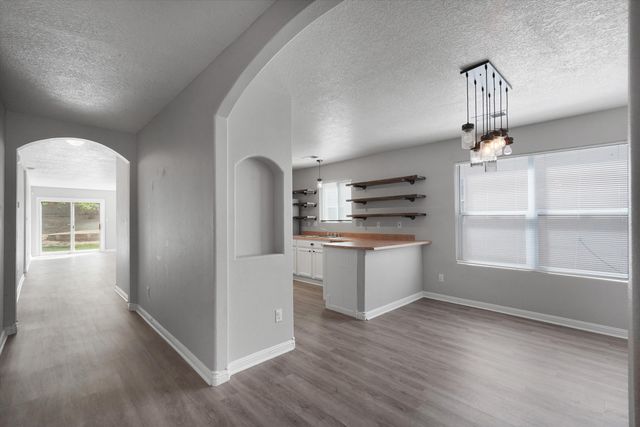 1742 Gallinas Road NE, Rio Rancho, NM 87144