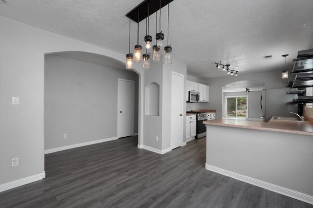 1742 Gallinas Road NE, Rio Rancho, NM 87144