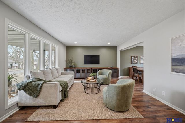 1924 Devoe Drive, Lincoln, NE 68506