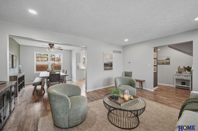 1924 Devoe Drive, Lincoln, NE 68506