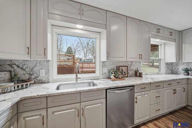 1924 Devoe Drive, Lincoln, NE 68506