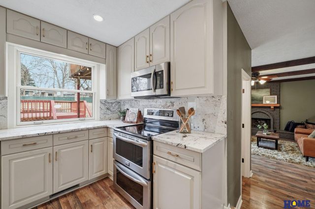 1924 Devoe Drive, Lincoln, NE 68506