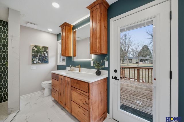 1924 Devoe Drive, Lincoln, NE 68506