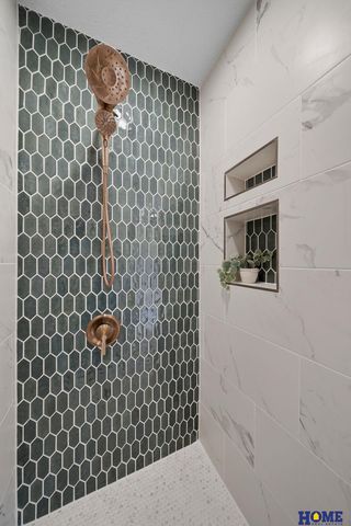 1924 Devoe Drive, Lincoln, NE 68506