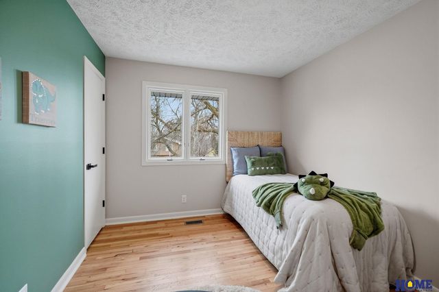 1924 Devoe Drive, Lincoln, NE 68506