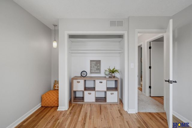 1924 Devoe Drive, Lincoln, NE 68506