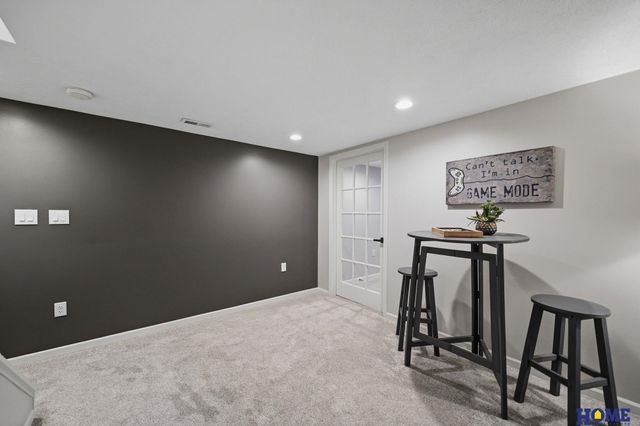 1924 Devoe Drive, Lincoln, NE 68506