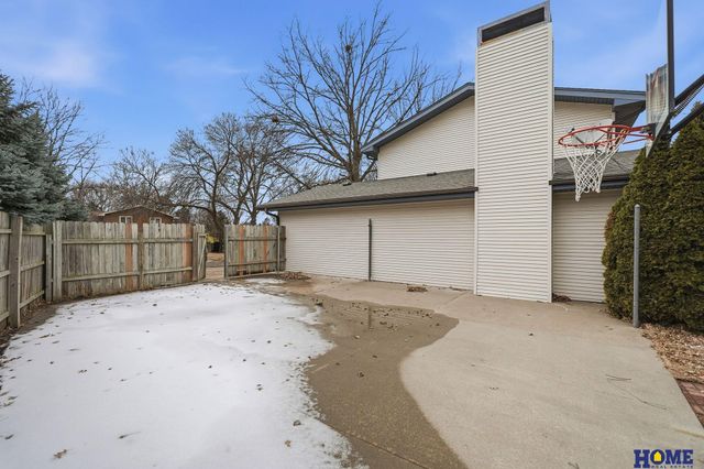 1924 Devoe Drive, Lincoln, NE 68506