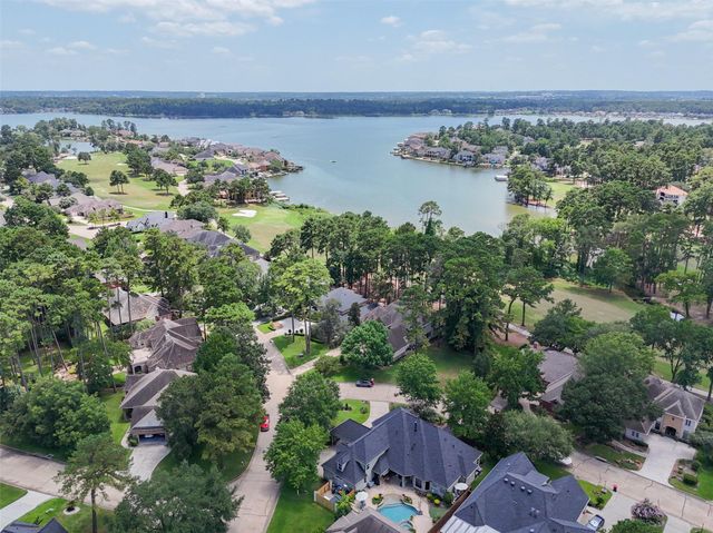 8 Hidden Creek Lane, Montgomery, TX 77356