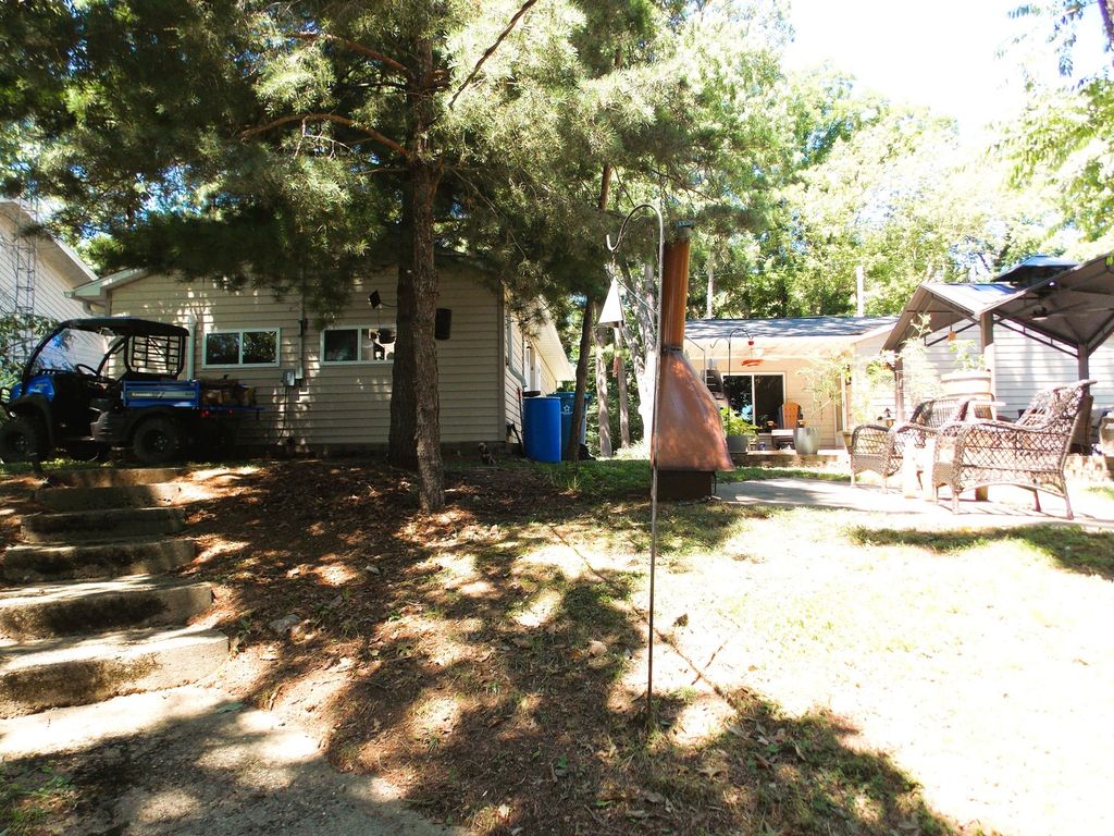 Image 19 of property listing at 1734 Moonglow Road, Centralia, IL 62801