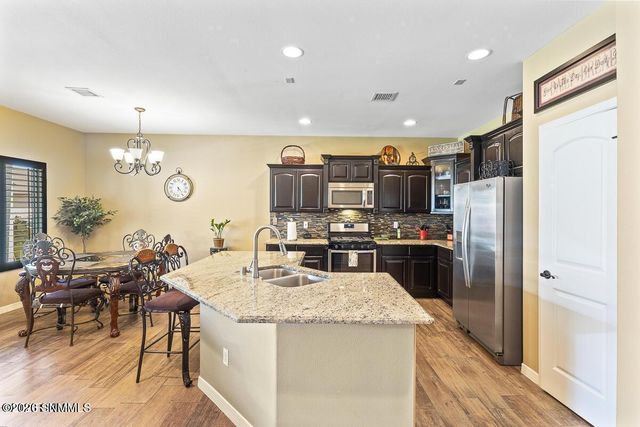 856 Cedar Park Avenue, Sunland Park, NM 88008