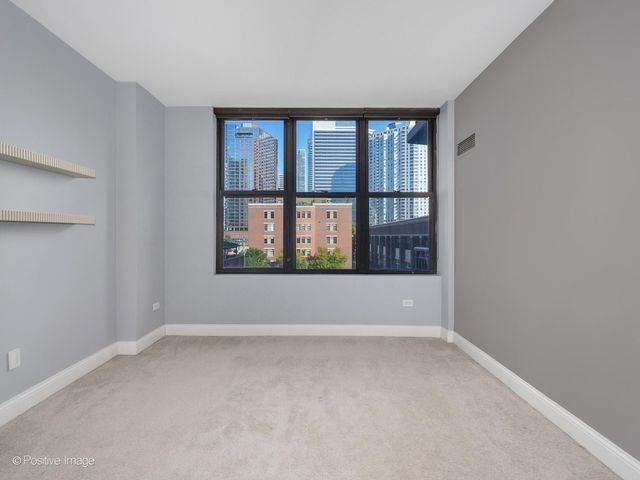 330 N Jefferson Street 402, Chicago, IL 60661