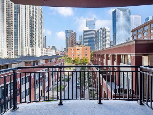 330 N Jefferson Street 402, Chicago, IL 60661