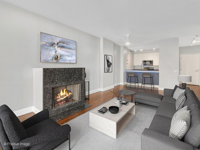 330 N Jefferson Street 402, Chicago, IL 60661