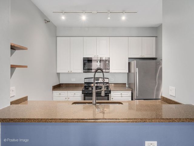 330 N Jefferson Street 402, Chicago, IL 60661