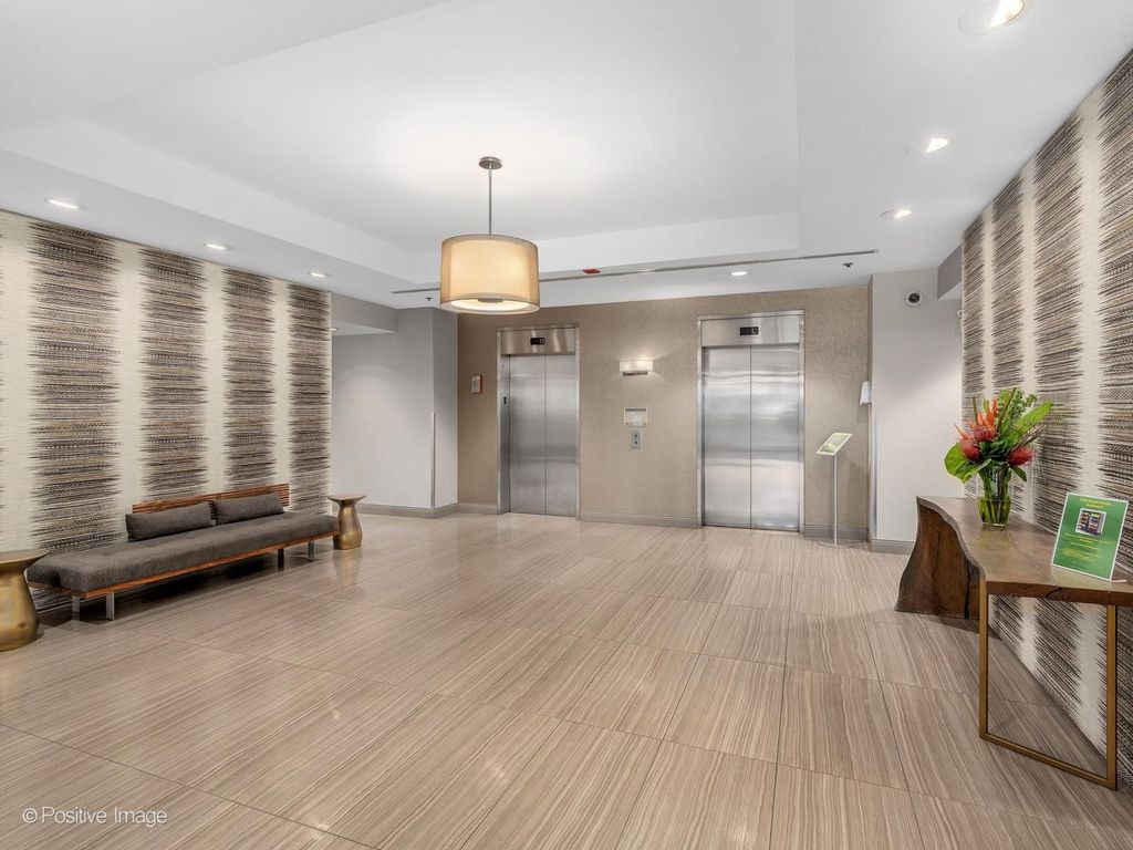 330 N Jefferson Street 402, Chicago, IL 60661 — photo 3