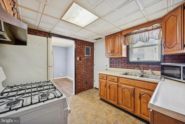 318 MARSH LN, Wilmington, DE 19804