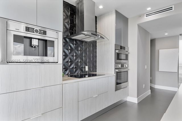 6365 Collins Ave 4307, Miami Beach, FL 33141