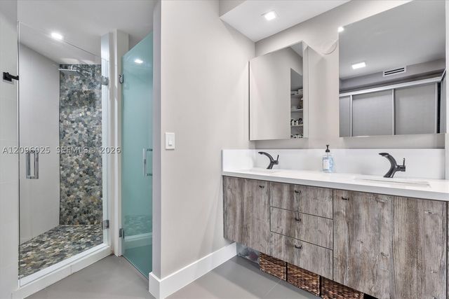6365 Collins Ave 4307, Miami Beach, FL 33141