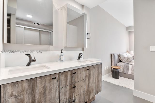 6365 Collins Ave 4307, Miami Beach, FL 33141