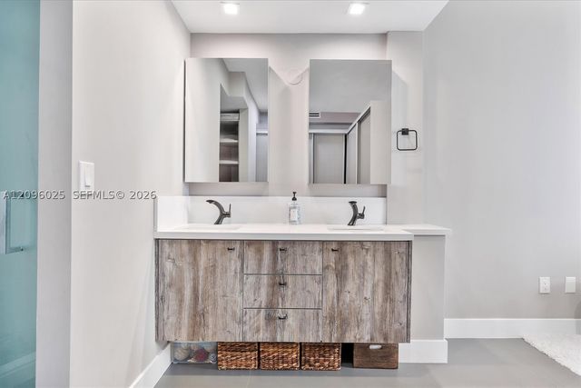 6365 Collins Ave 4307, Miami Beach, FL 33141