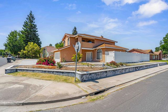 1721 Woodcrest Way, Modesto, CA 95355