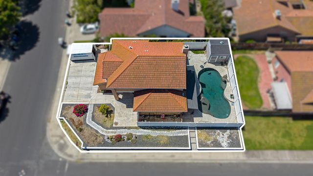 1721 Woodcrest Way, Modesto, CA 95355