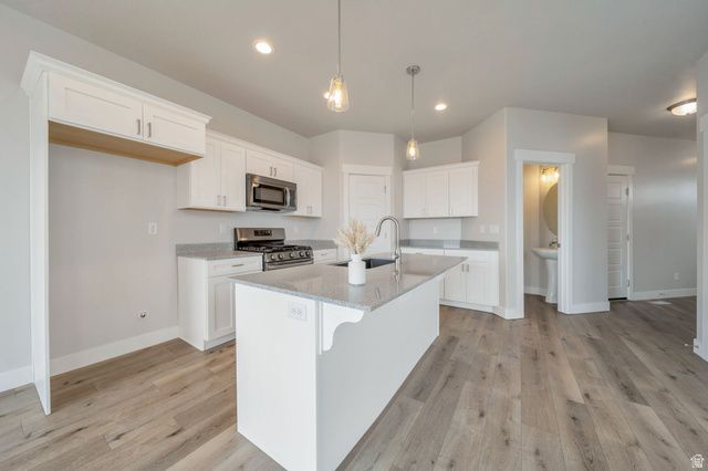 16407 S COUPLER LN, Bluffdale, UT 84065