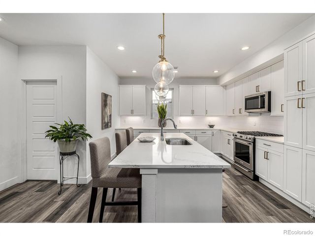 6820 E Lowry Boulevard, Denver, CO 80230
