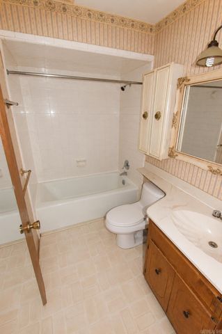 6102 N Woodview Drive, Sherwood, AR 72120