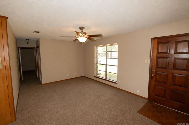 6102 N Woodview Drive, Sherwood, AR 72120