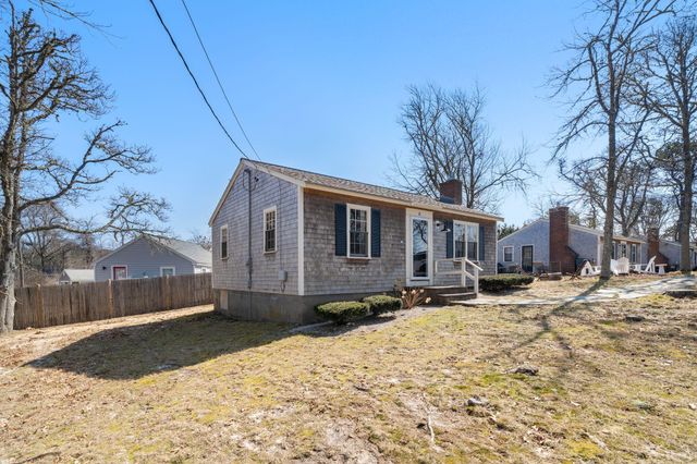 18 Manning Road, Dennis Port, MA 02639