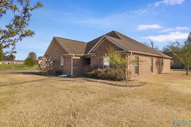 2018 Pleasant Drive, Muscle Shoals, AL 35661