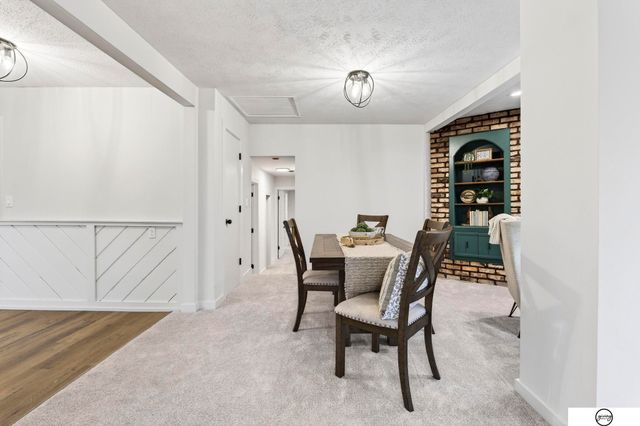 102 W 28th Avenue, Bellevue, NE 68005