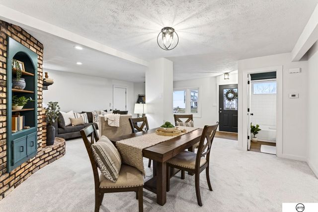 102 W 28th Avenue, Bellevue, NE 68005