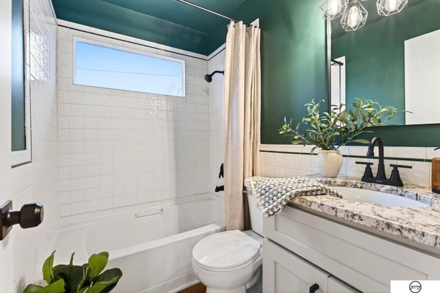 102 W 28th Avenue, Bellevue, NE 68005