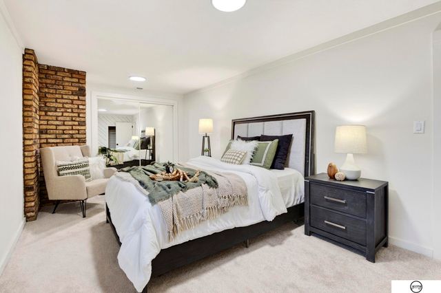 102 W 28th Avenue, Bellevue, NE 68005