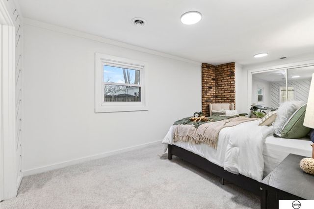 102 W 28th Avenue, Bellevue, NE 68005