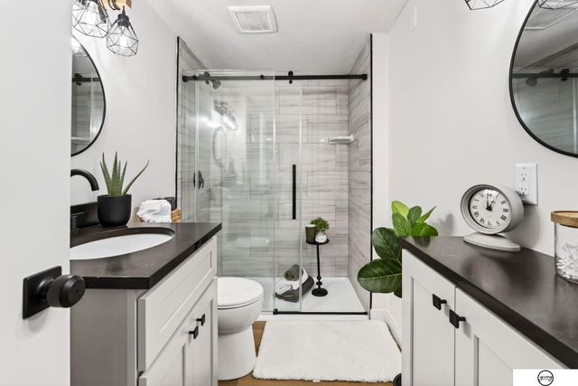 102 W 28th Avenue, Bellevue, NE 68005