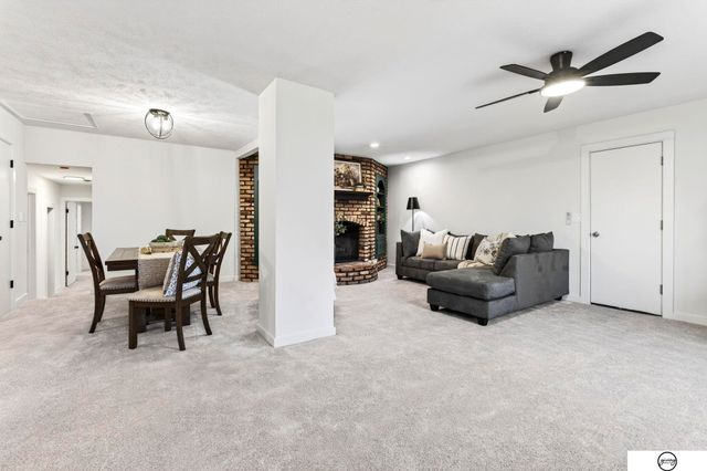 102 W 28th Avenue, Bellevue, NE 68005