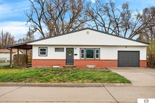 102 W 28th Avenue, Bellevue, NE 68005
